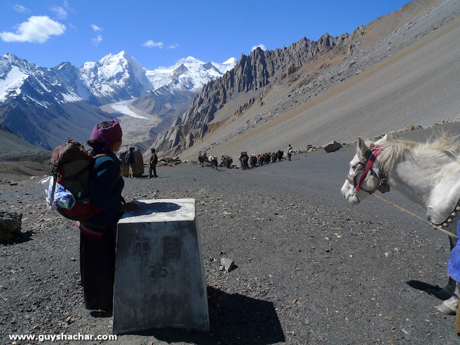 rui la nepal tibet border manaslu trek