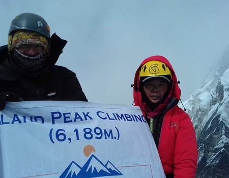 island peak climbing season summit